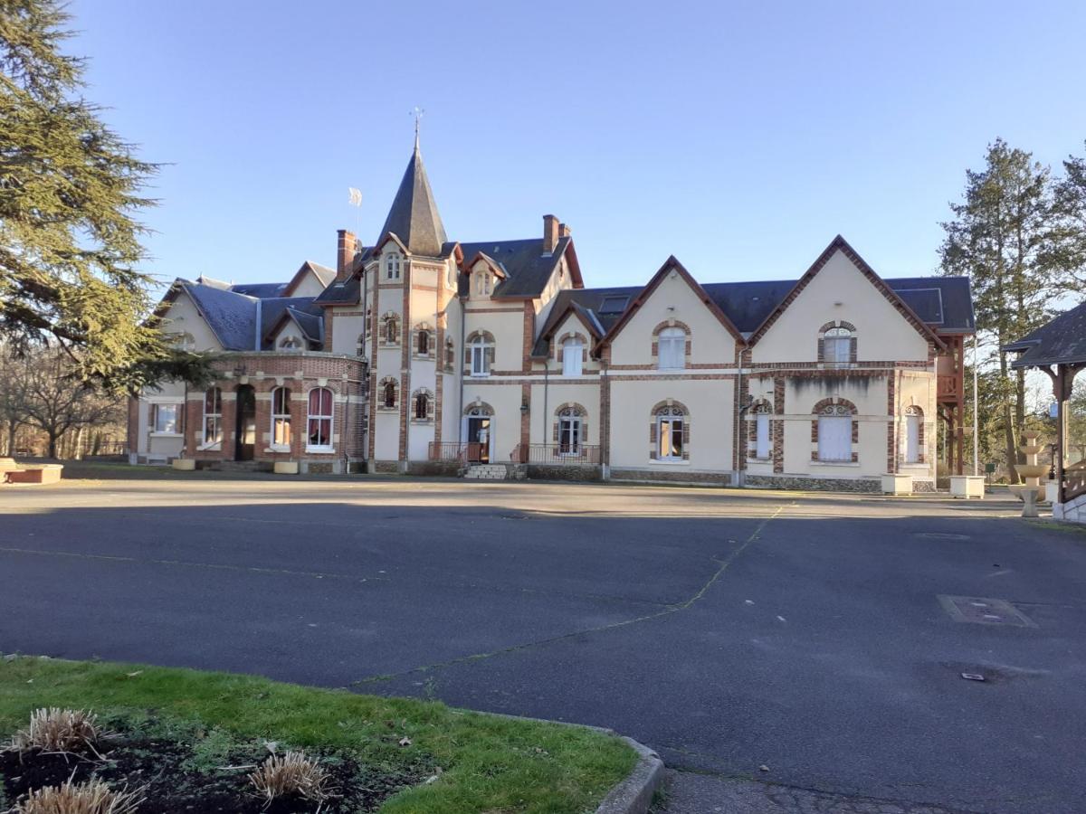 Hotel-Restaurant Domaine De La Grande Garenne Neuvy-sur-Barangeon Luaran gambar