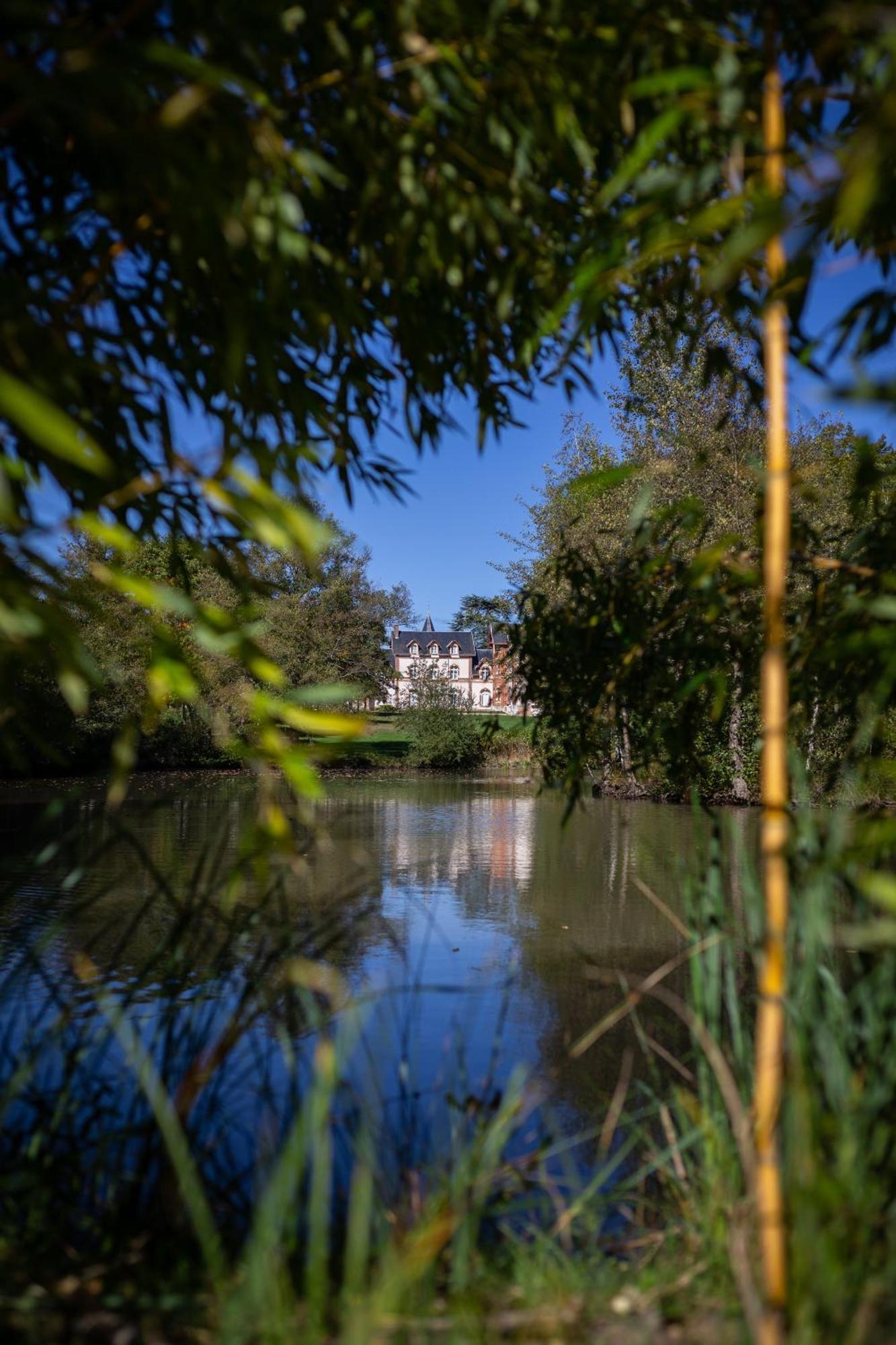 Hotel-Restaurant Domaine De La Grande Garenne Neuvy-sur-Barangeon Luaran gambar