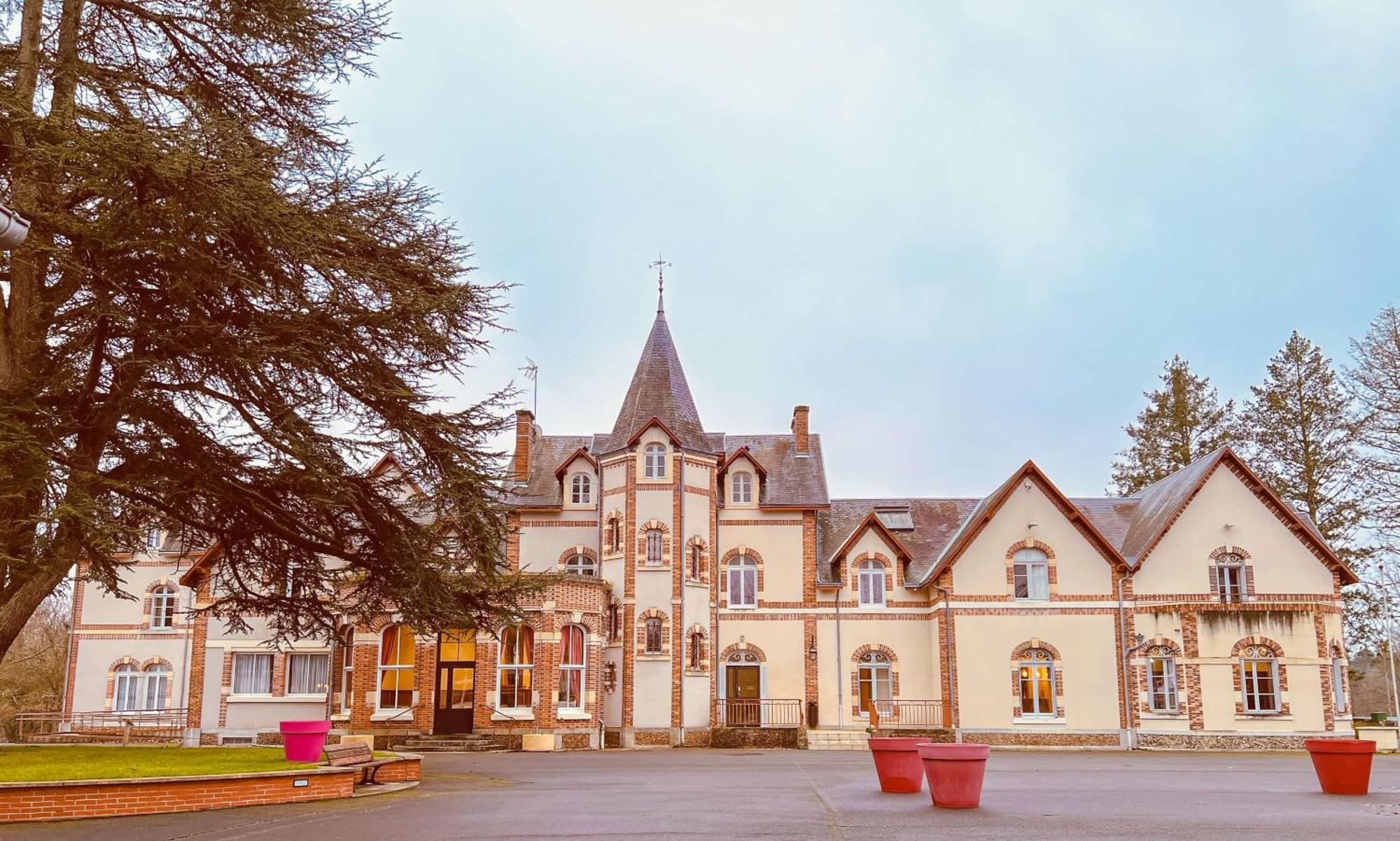 Hotel-Restaurant Domaine De La Grande Garenne Neuvy-sur-Barangeon Luaran gambar